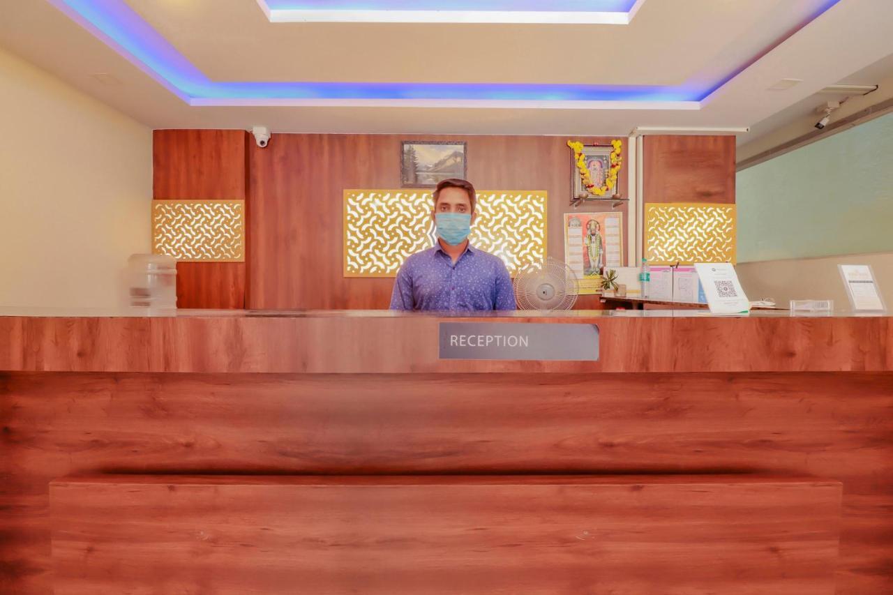 Oyo Flagship 80044 Royal Wood Deluxe Bangalore Buitenkant foto